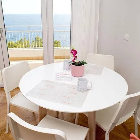 Appartement Marconi 442 *