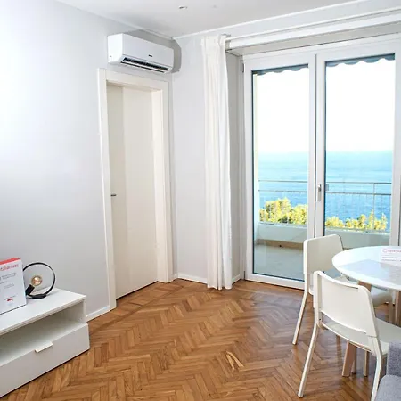 Marconi 442 Apartment *